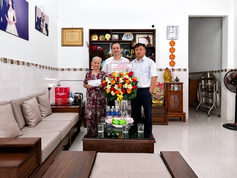 Trường Đại học Thể dục thể thao Đà Nẵng tổ chức các hoạt động tri ân Mẹ Việt Nam Anh hùng nhân kỷ niệm 79 năm ngày Thương binh - liệt sĩ (27/7/1947 – 27/7/2026)